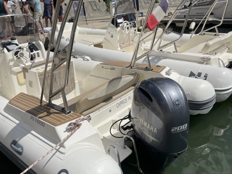 RIB hire in Argelès-sur-Mer - Capelli Tempest 700
