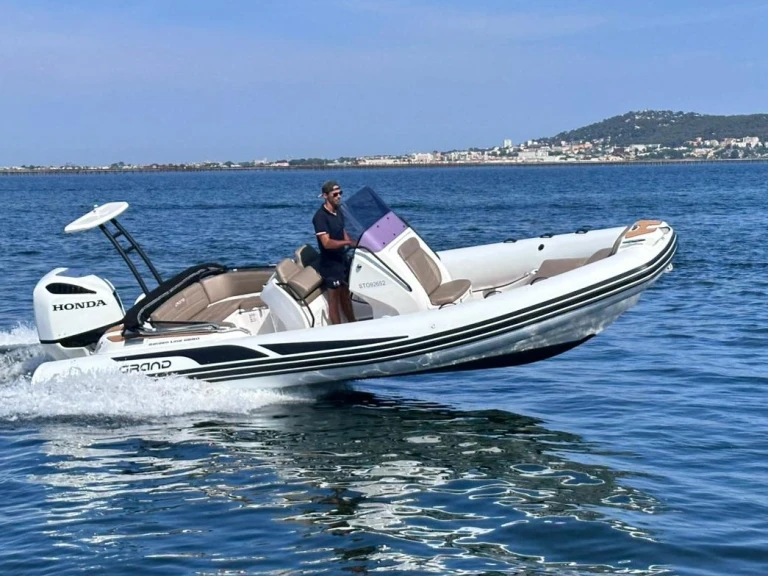 Hire a Grand Boats golden line G680 Mèze