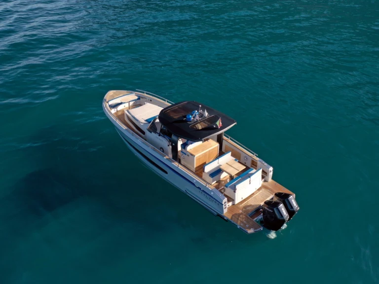 Yacht hire Sorrento cheap Italyure 38 Sport
