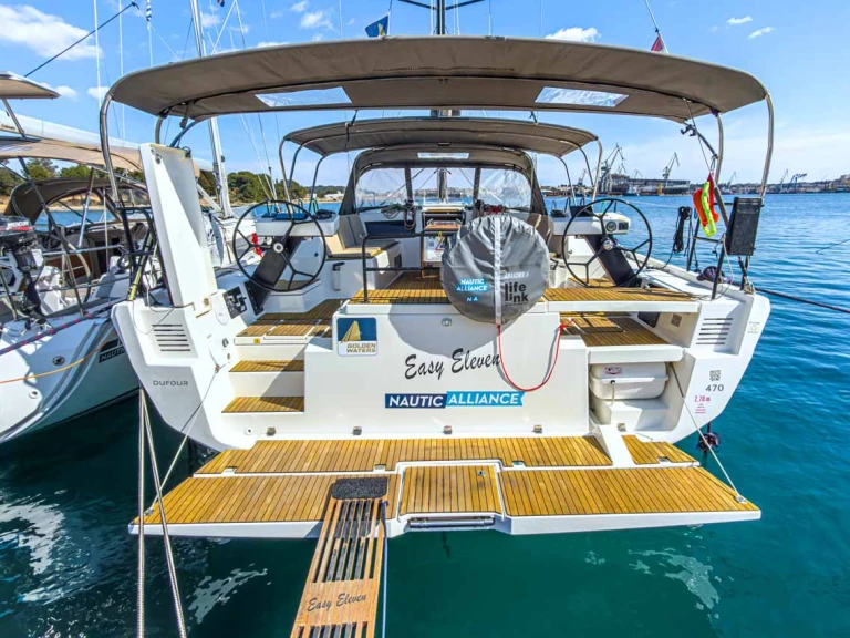 Yacht hire Pula cheap Dufour 470