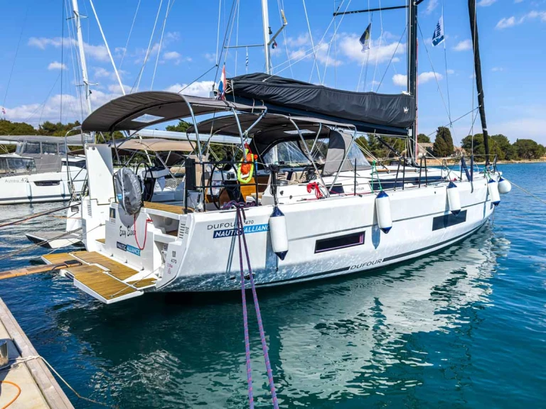 Sailboat hire in Pula - Dufour Dufour 470