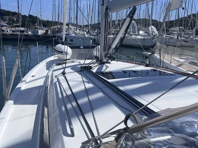Yacht charter Trogir - Jeanneau Sun Odyssey 410 on SamBoat
