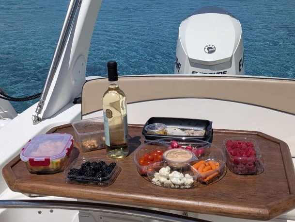Charter a Lomac Lomac 675 IN in Porto-Vecchio on Samboat