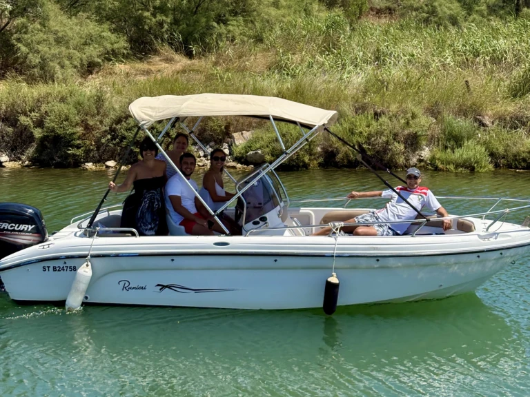 Charter a Ranieri Pathfinder in Carnon-Plage on Samboat