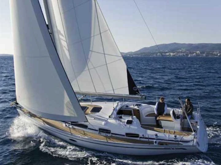 Charter a Bavaria Cruiser 34 in Kórfos on Samboat