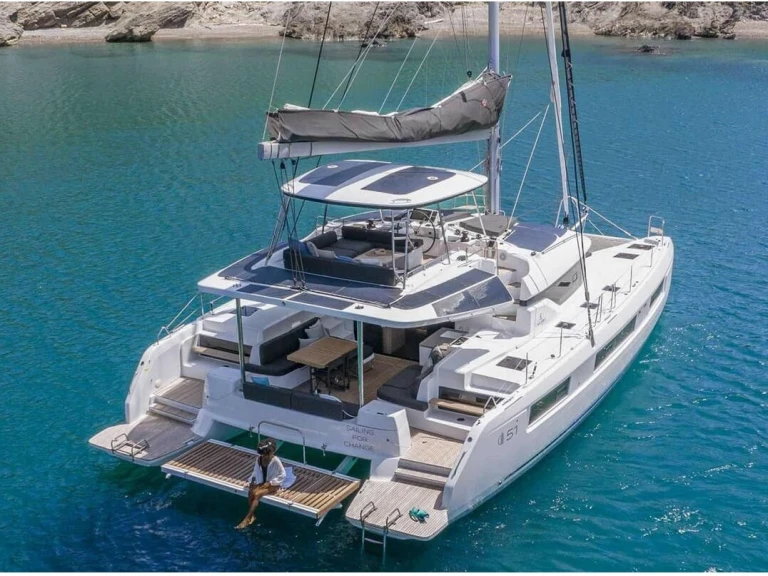 Hire Catamaran Lagoon with a boat licence