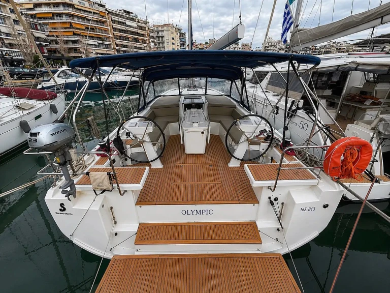 Hire a Bénéteau Oceanis 46.1/5 Piraeus