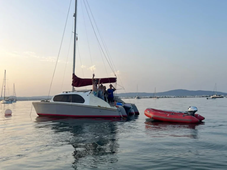 Hire Catamaran BoB cat with a boat licence