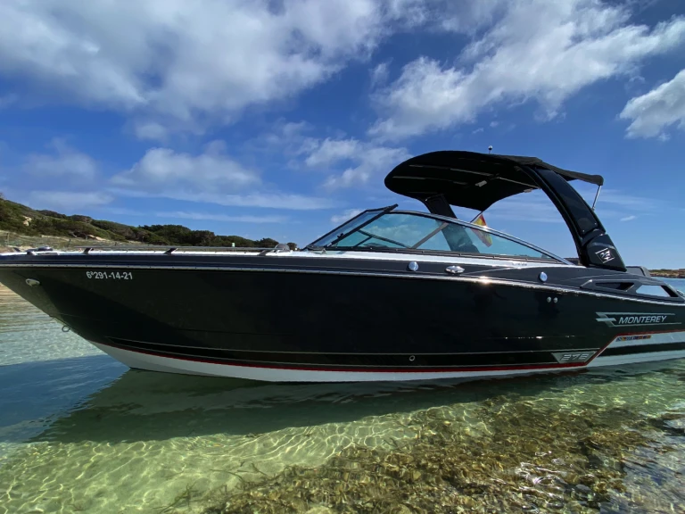 Yacht charter Ibiza Town - Monterey 278 SS on SamBoat
