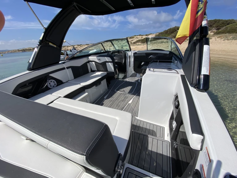 Yacht hire Ibiza Town cheap 278 SS