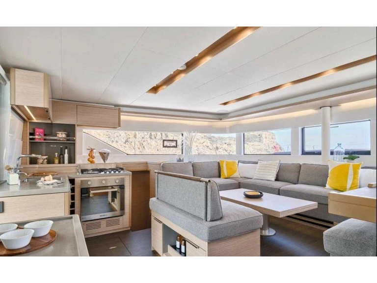 Hire Catamaran with or without skipper Lagoon Le Marin