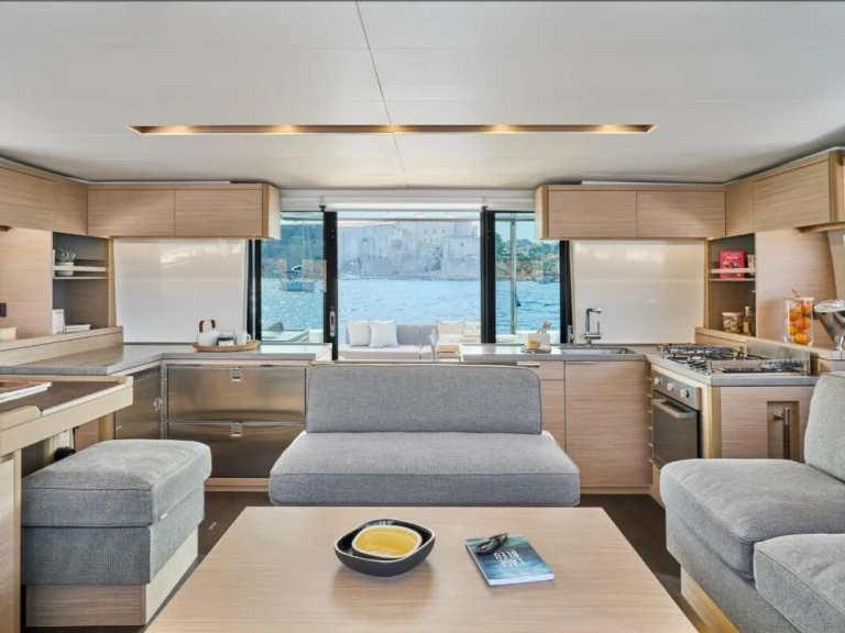 Hire Catamaran Lagoon with a boat licence