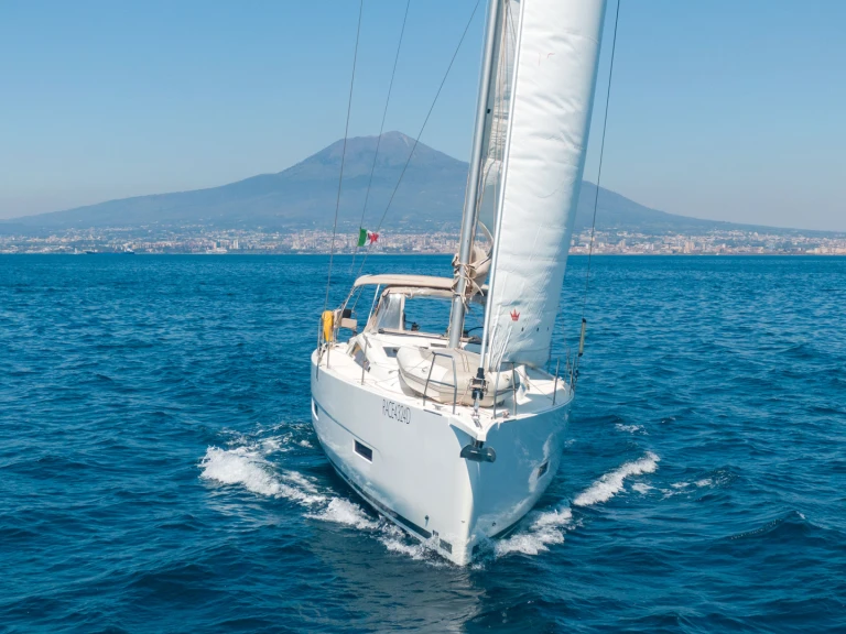 Sailboat to hire Castellammare di Stabia at the best price