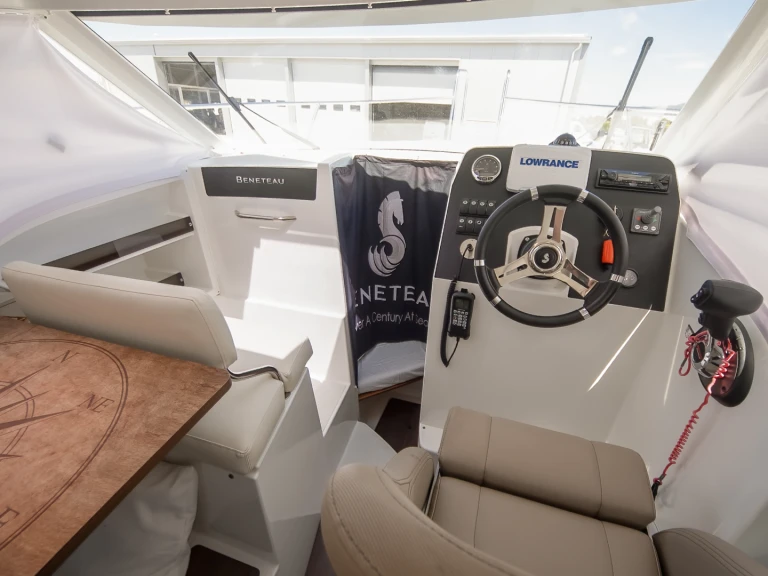 Motorboat to hire Tribunj at the best price
