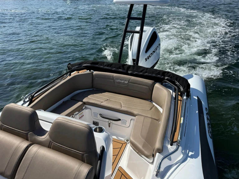 Grand Boats GOLDEN LINE 680 charter bareboat or skippered in  Mèze