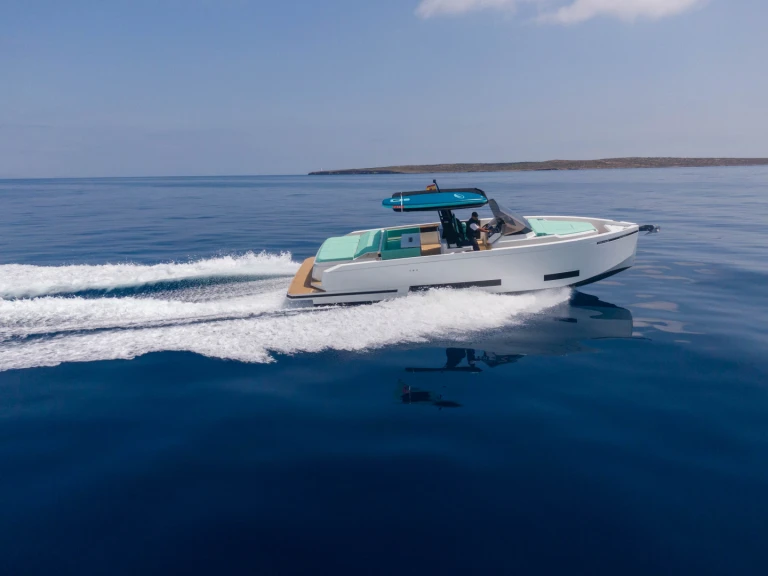 Motorboat to hire Ibiza Town at the best price