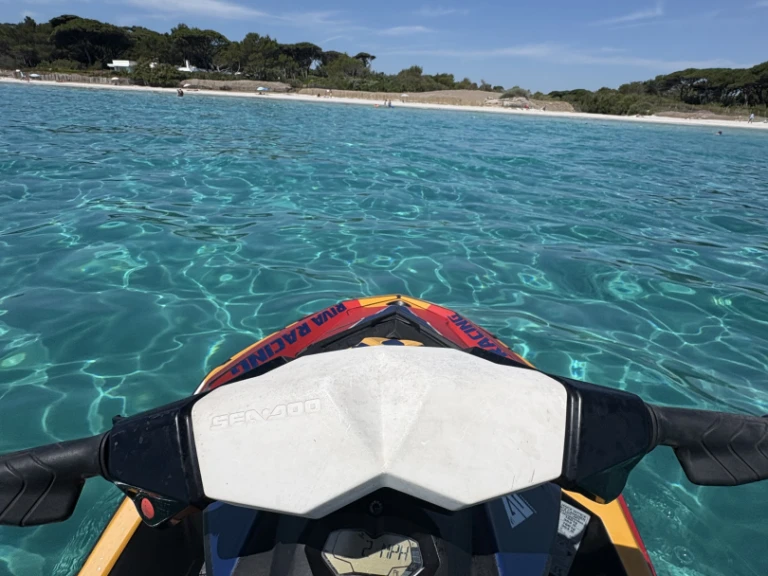 Yacht charter Saint-Tropez - Sea-Doo Spark on SamBoat