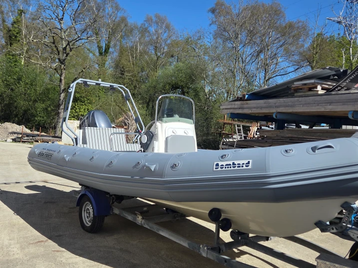 Yacht charter Concarneau - Bombard Explorer 640 on SamBoat