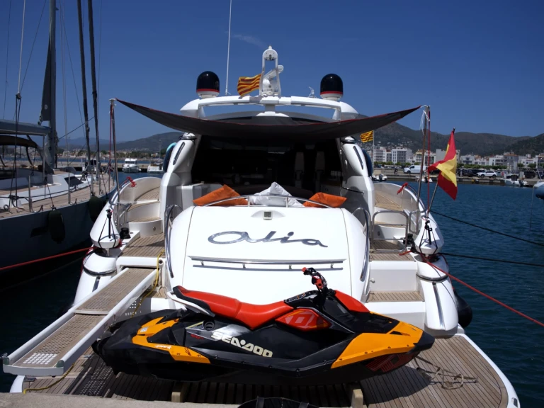 Hire Luxury Yacht with or without skipper Sunseeker Roses