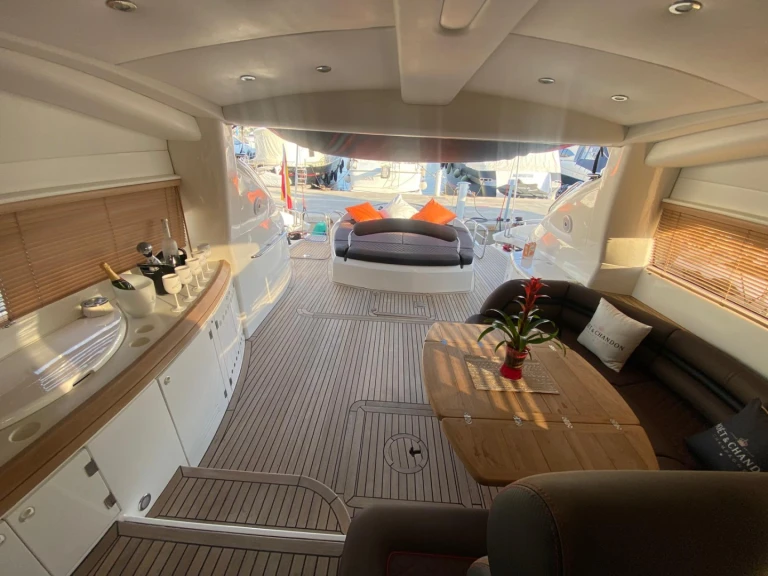 Luxury Yacht hire in Barcelona - Sunseeker Sunseeker 75 Yacht