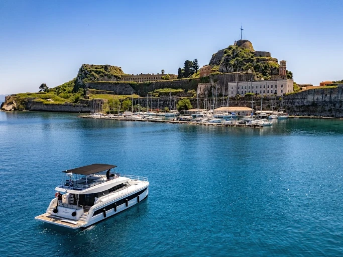 Hire Catamaran with or without skipper Fountaine Pajot Corfu