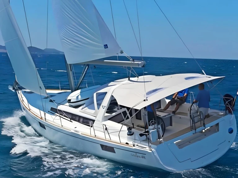 Hire a Bénéteau Oceanis 48 Puerto Banús
