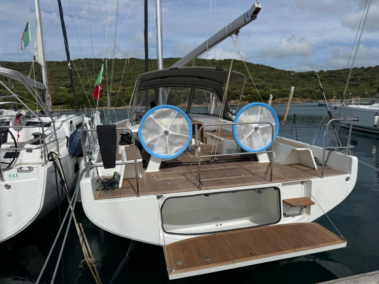 Hire Sailboat with or without skipper Bénéteau Furnari