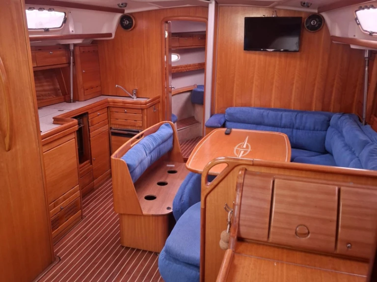 Yacht hire Marina di Grosseto cheap Bavaria 42 Cruiser