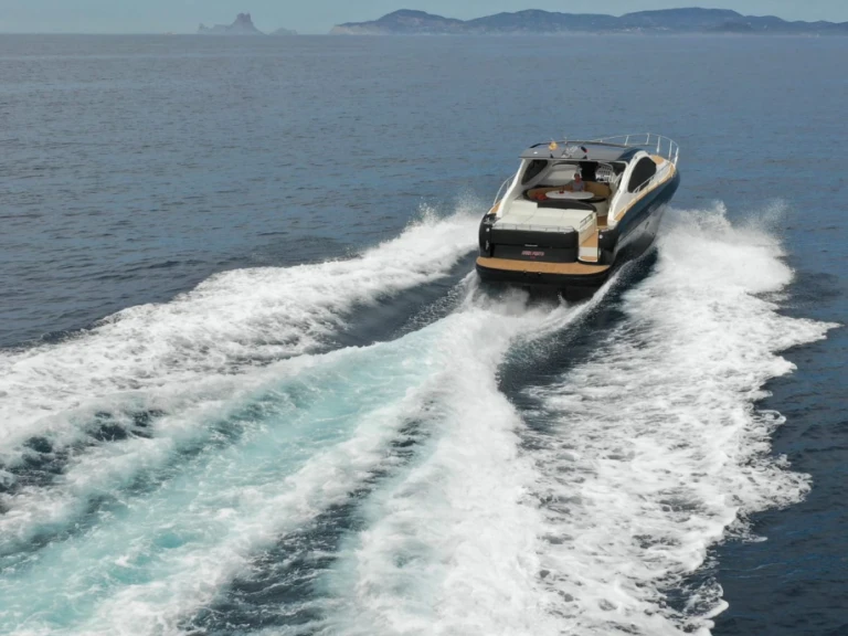 Charter a PRIMATIST By Bruno Abbate G in Roses on Samboat