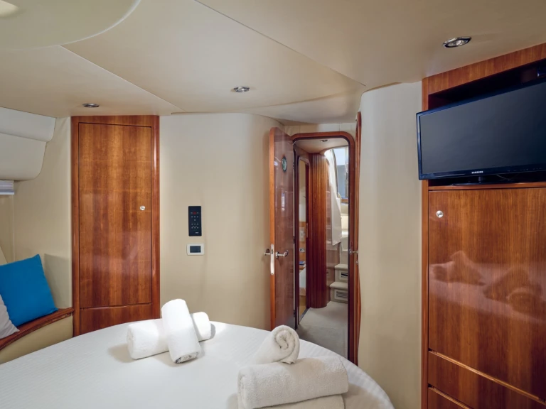 Yacht hire Loutraki-Agioi Theodoroi cheap princess 40