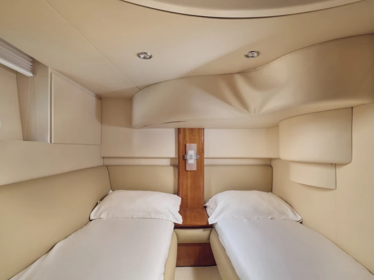 Luxury Yacht hire in Loutraki-Agioi Theodoroi - Princess princess 40