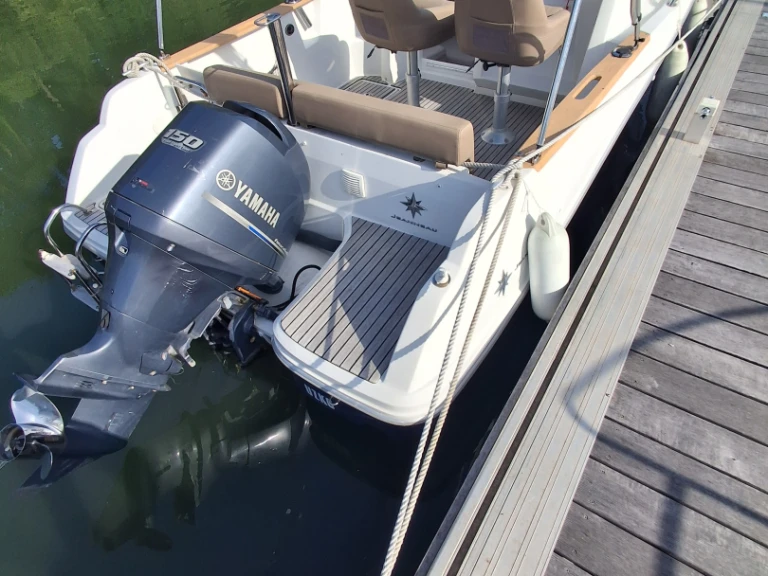 Motorboat to hire Auray at the best price