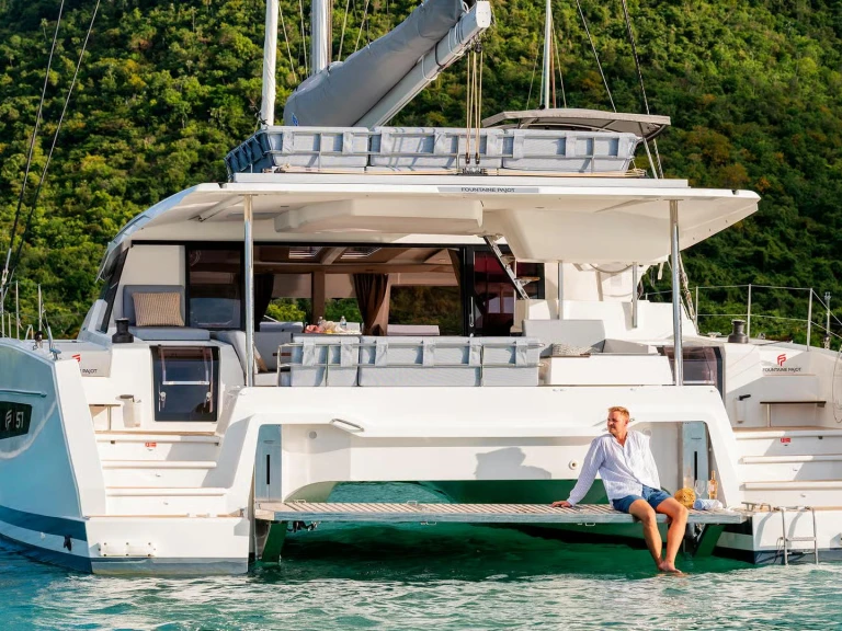 Hire a 1 AURA 51 Mahé