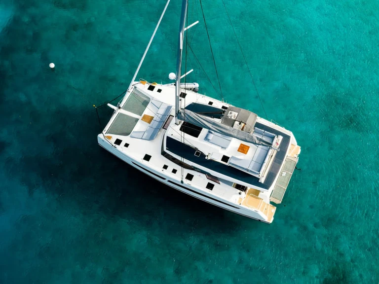 Yacht hire Mahé cheap AURA 51
