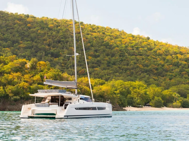 Charter a 1 AURA 51 in Mahé on Samboat