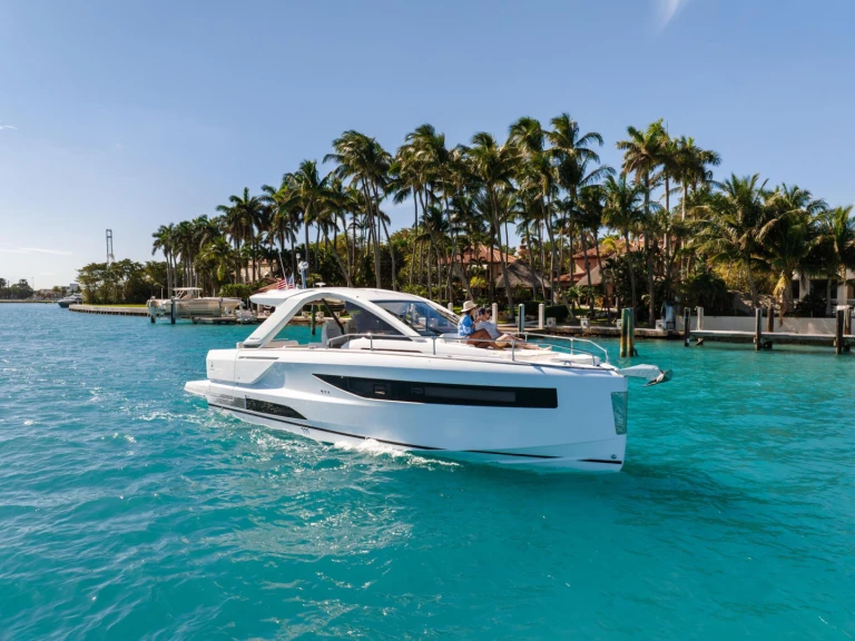 Yacht charter Juan-les-Pins - Jeanneau DB/37 on SamBoat