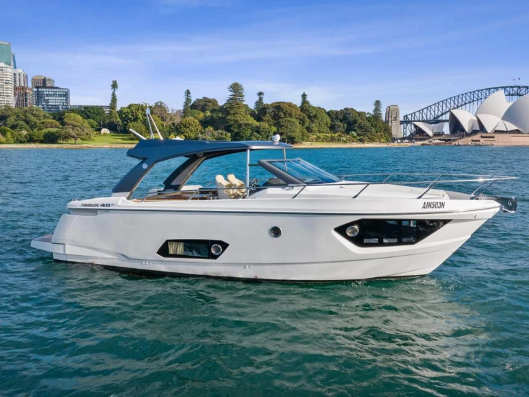 Hire Luxury Yacht Absolute Yachts with a boat licence
