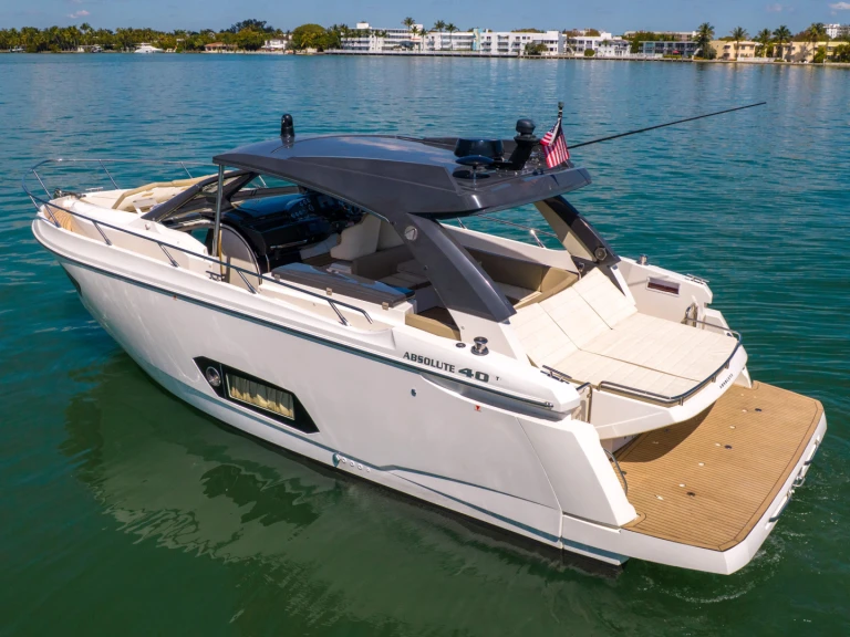 Luxury Yacht to hire Juan-les-Pins at the best price