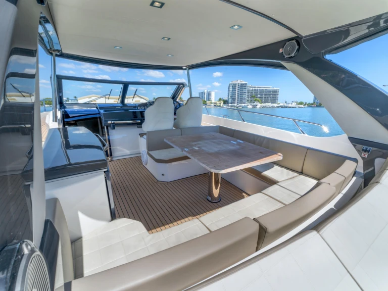 Yacht charter Juan-les-Pins - Absolute Yachts absolute 40 on SamBoat