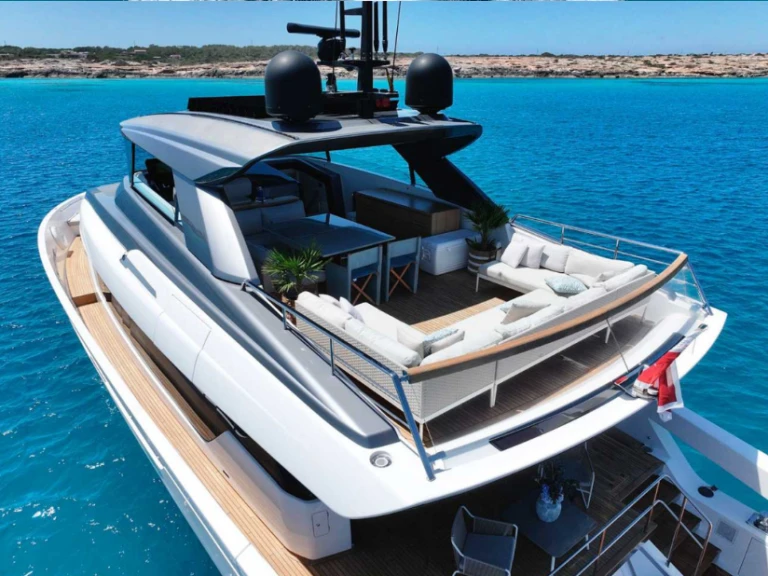 Luxury Yacht to hire Ibiza Town at the best price