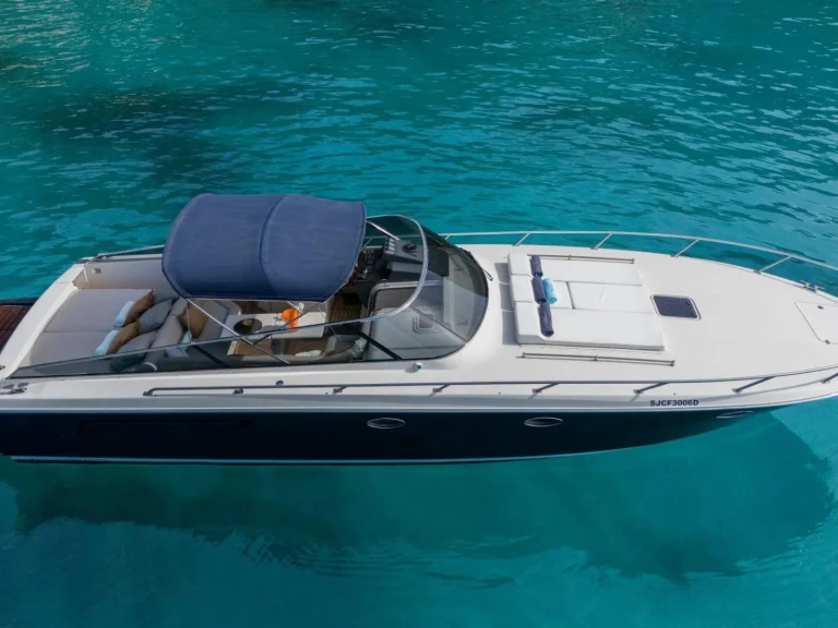 Yacht hire Saint-Jean-Cap-Ferrat cheap Itama 40