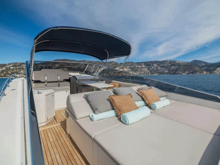Hire Luxury Yacht with or without skipper Itama Saint-Jean-Cap-Ferrat