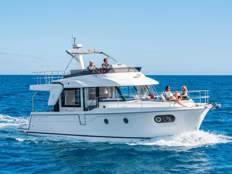 Hire Luxury Yacht with or without skipper Bénéteau Juan-les-Pins