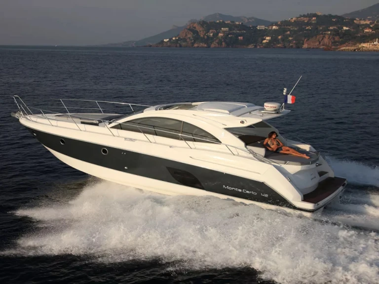 Luxury Yacht to hire Juan-les-Pins at the best price