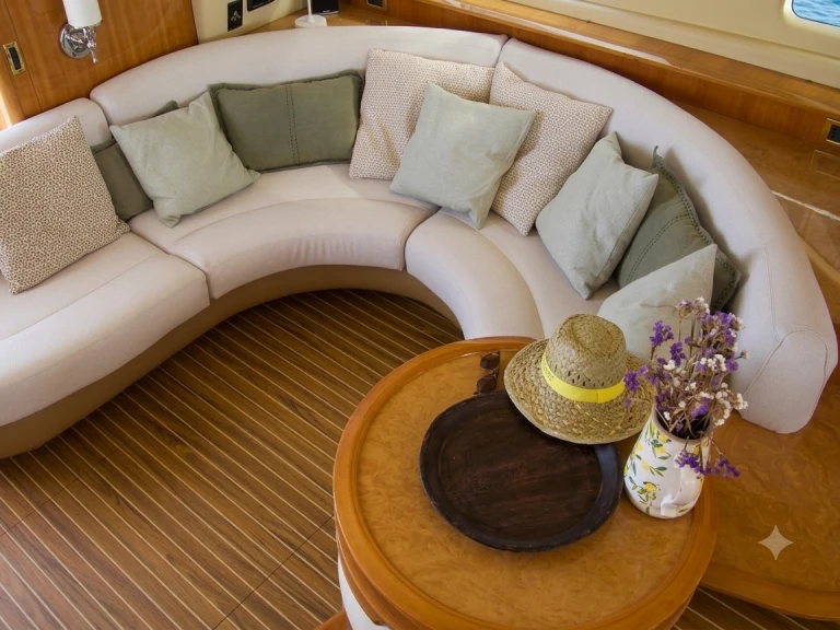 Yacht hire Juan-les-Pins cheap Azimut 55 Fly