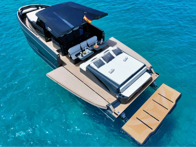 Charter a KUMBRA Kumbra 43 in Ibiza Town on Samboat