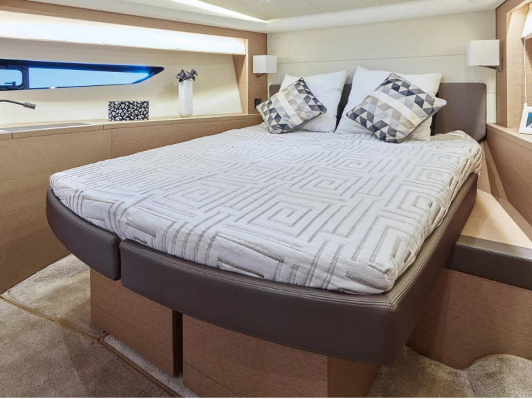 Hire Luxury Yacht Prestige Yachts with a boat licence