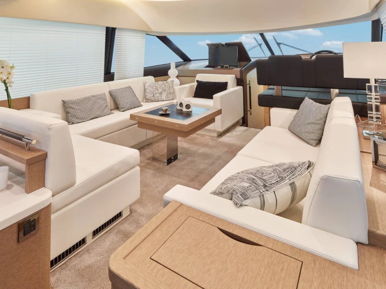 Luxury Yacht to hire Golfe-Juan at the best price