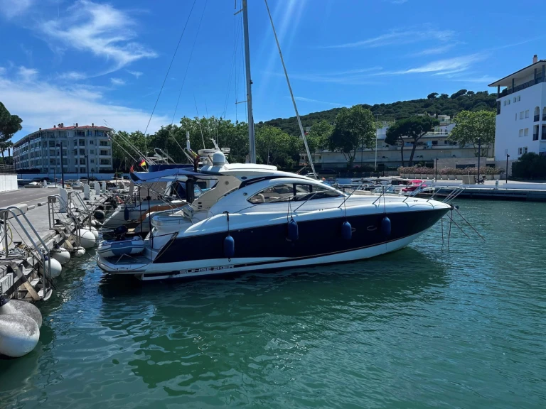 Hire a Sunseeker Portofino 47 Castell-Platja d'Aro