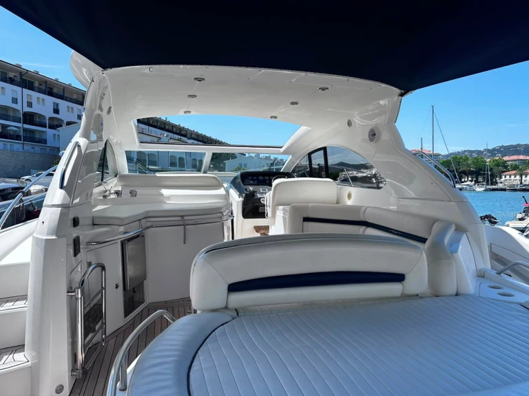 Motorboat hire in Castell-Platja d'Aro - Sunseeker Portofino 47